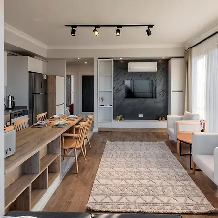 Luna * Altinova (Yalova)