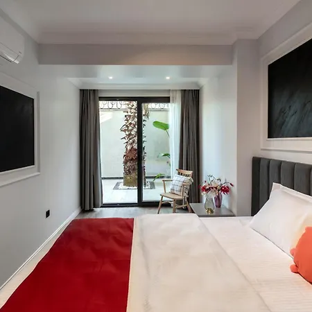 Luna Hotell *