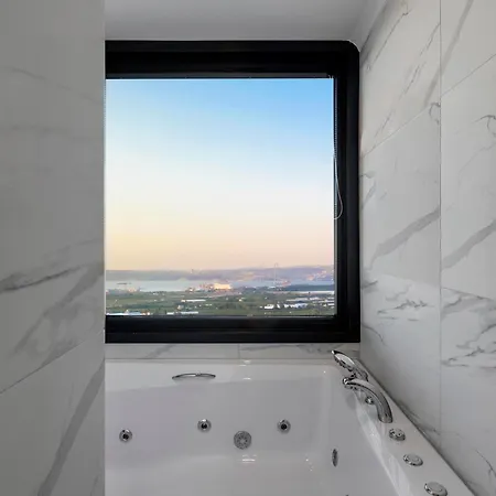 Luna Hotell *