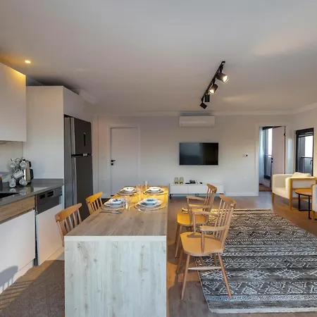 Luna * Altinova (Yalova)